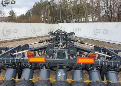 Chwastownik oponowy