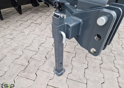 Rozgarniacz do pryzm