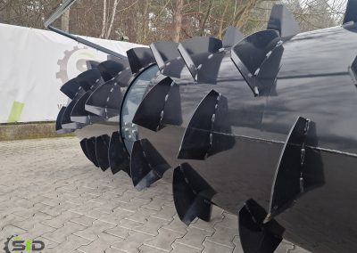 Rozgarniacz do pryzm