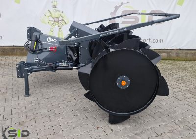 Rozgarniacz do pryzm