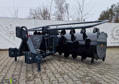 Rozgarniacz do pryzm