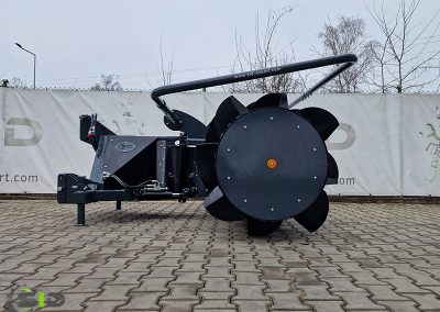 Rozgarniacz do pryzm