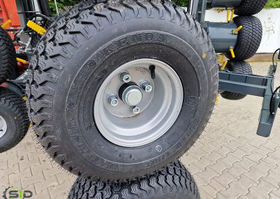 Chwastownik oponowy